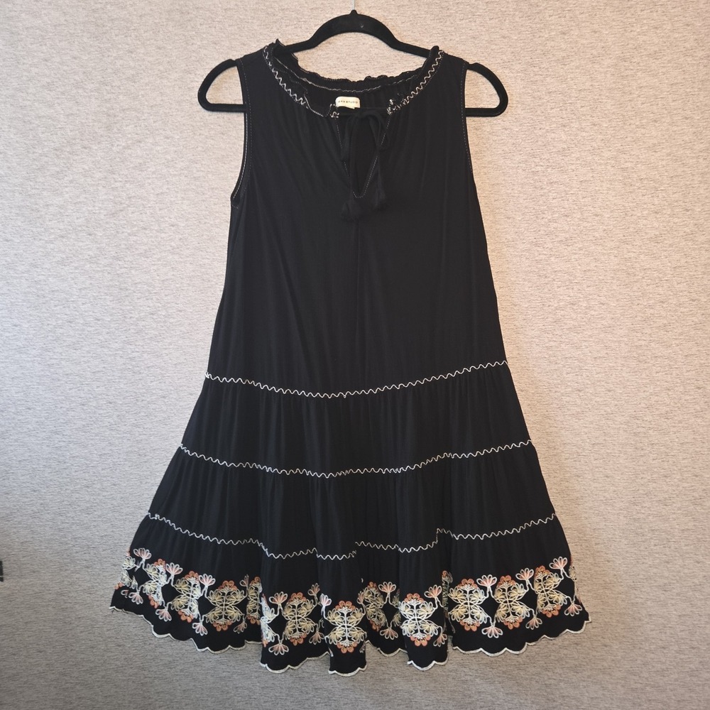 Max Studio Embroidered Tiered Tunic Top Women XS Black Floral Sleeveless Tassels